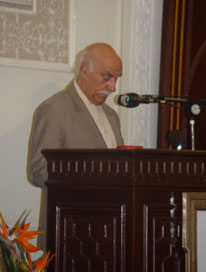زندگی چه چهره ها که می نماید!