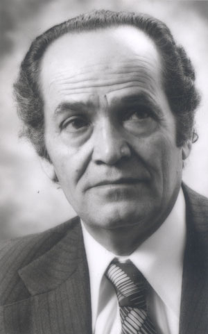 ابراهیم بنی احمد، نويسنده و فعال در حوزهی آموزش کودکان ابراهیم بنی احمد، نويسنده و فعال در حوزهی آموزش کودکان
