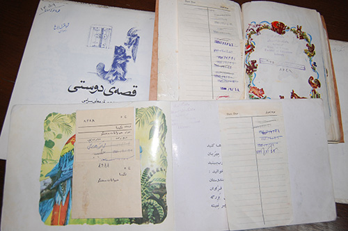 مجموعه کتاب های کودکان «در کار» ثریا قزل ایاغ به موسسه اهدا شد